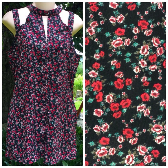 ONE CLOTHING Special Caged Neckline Rose Floral Romper Jumpsuit Shorts Onesie M - Picture 1 of 7
